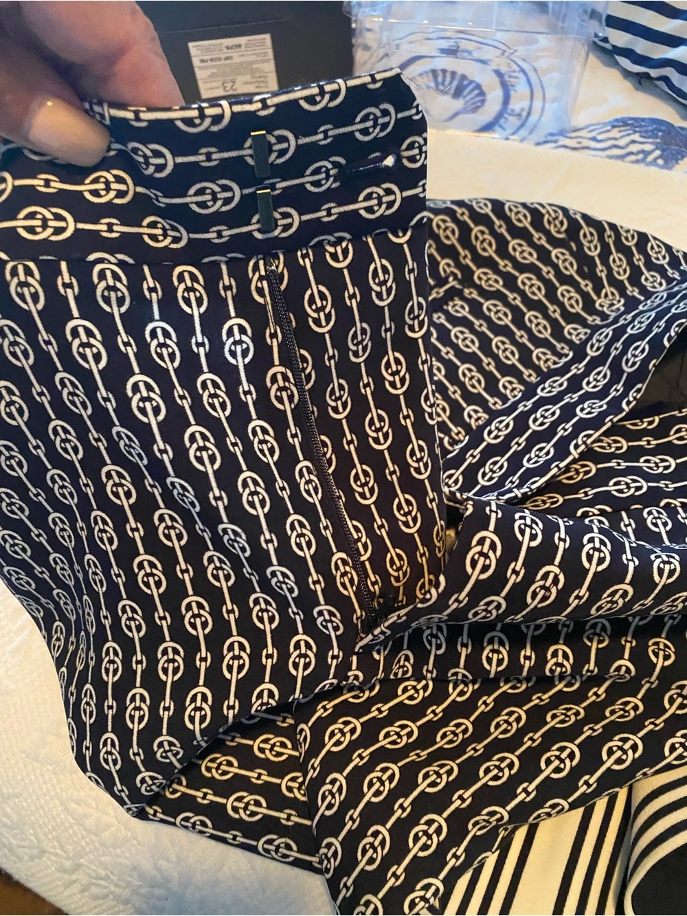 Ann Taylor Factory Navy and White Chain-Link Print pant - Picture 12 of 15